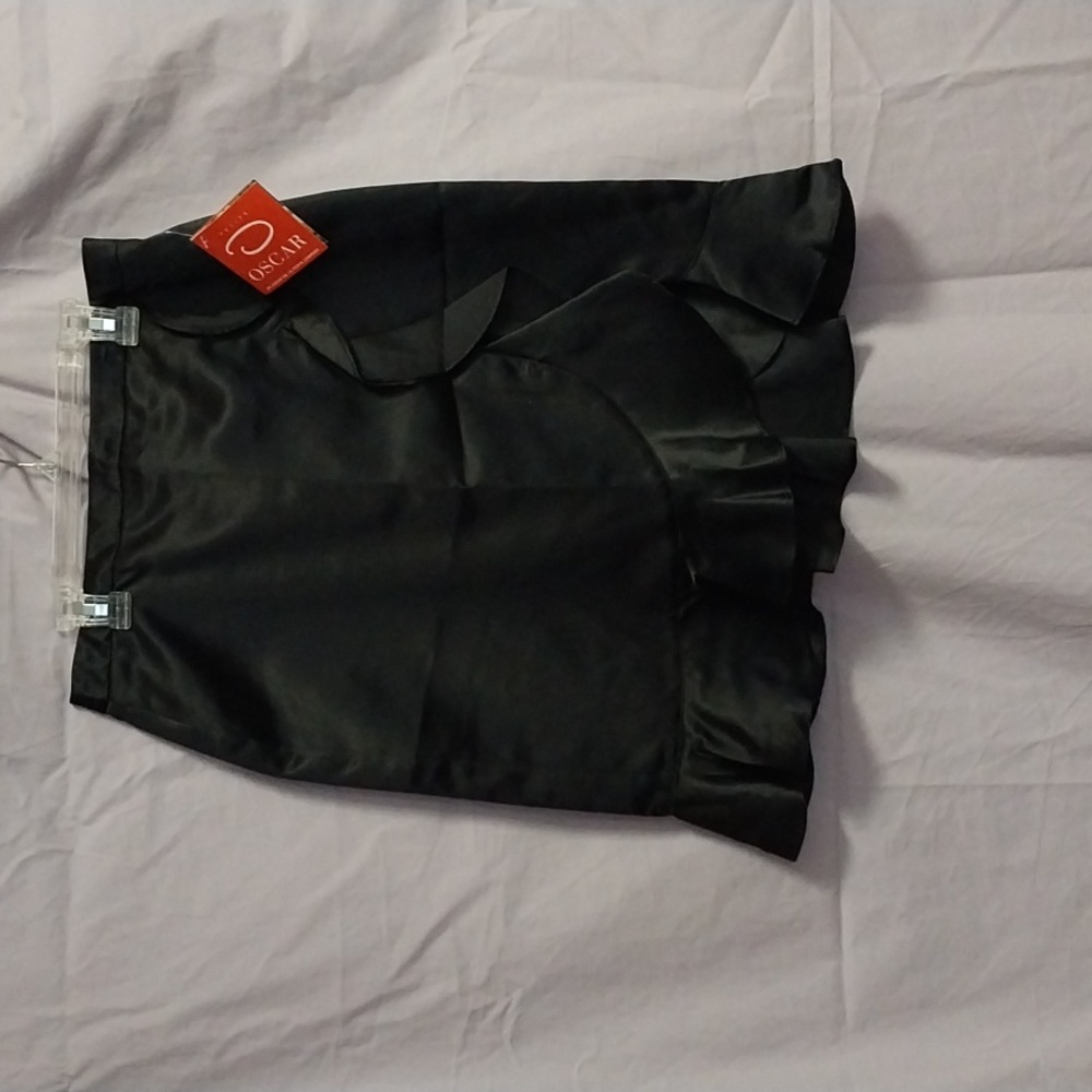 NWT Women's Oscar De La Renta black midi skirt size 6P
